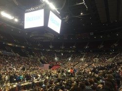 BernieModa-680 Bernie Sanders at the Moda-3-25